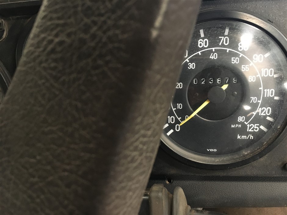 Waterproof  Watch Barrel Shaped Transparent Quartz Watch Popular