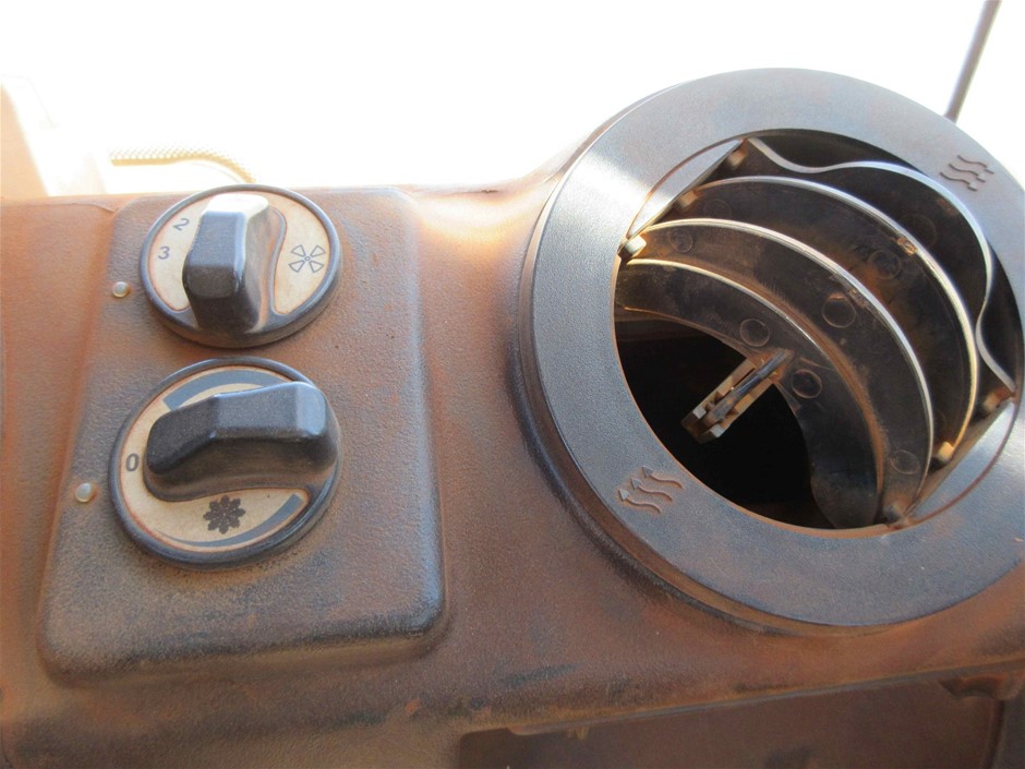 Sacred Hill Shiraz Cabernet (12x 750mL). NSW.