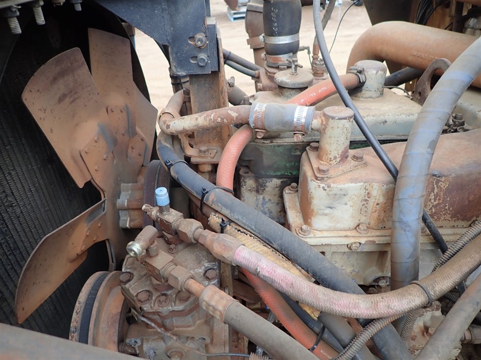 5 x 2XU Women's Sailing Short Sleeve Fibretech Tee, Size 3XL, White/Reflect