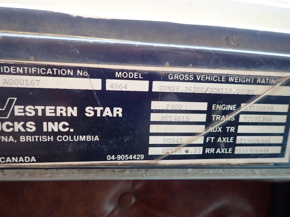 5 x 2XU Youth Neoprene Pants, Size S, Black/Rose  Buyers Note - Discount Fr