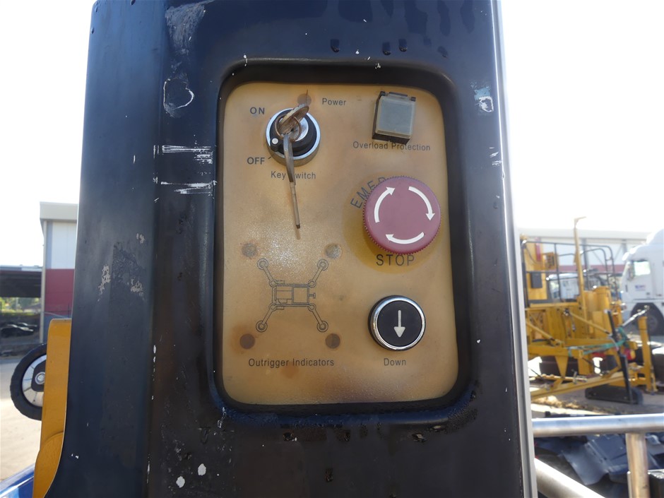 2013 Kia Grand Carnival S VQ Automatic 8 Seats People Mover