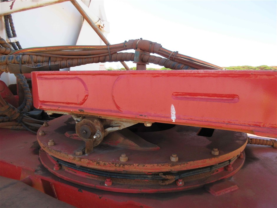 Quantity of 4 23.5-25 Earthmoving Tyres (Unused)