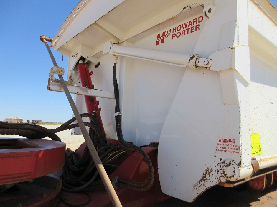 SIGNATURE Mahjong Game w/ Canvas Tote. NB: Not in original packaging, tote