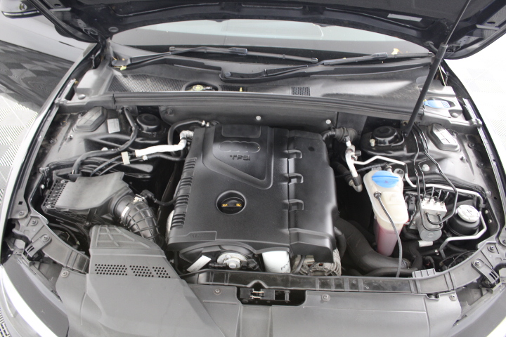 By The Vineyard Mixed Pack Pinot Grigio & Cab Merlot (12x 750mL). SEA.