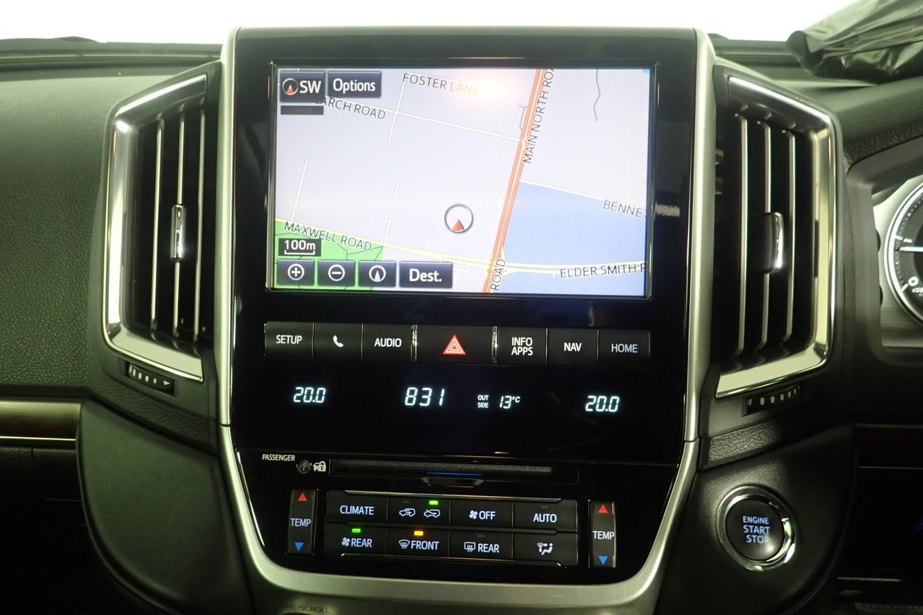 BUSHRANGER 64 X 12 Bush Pack, 1220mm(W) x 1520mm(L) x 330mm (T), Green.