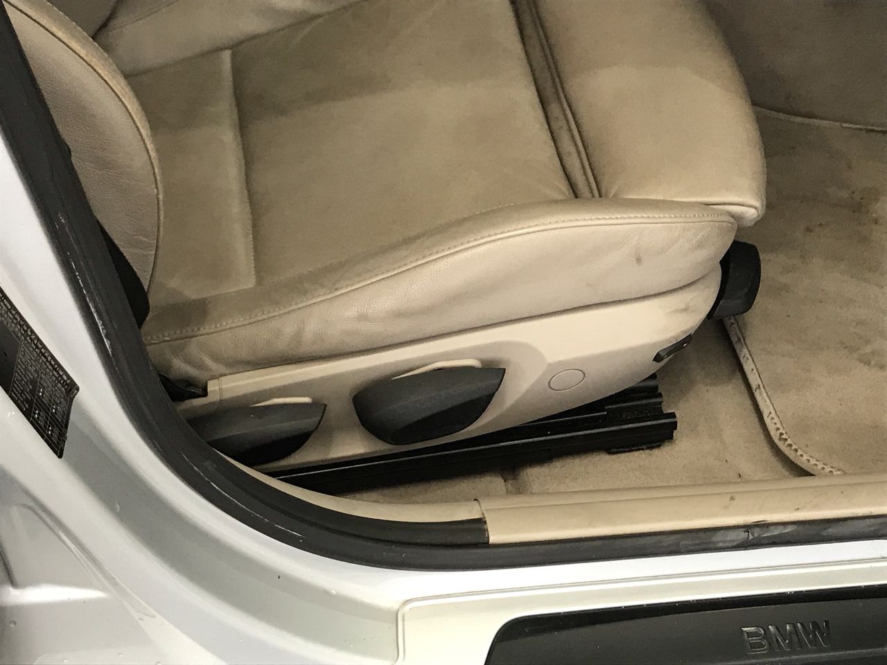 Wynns  Coonawarra Black Label Cabernet Sauvignon 2000 (3x 750mL),