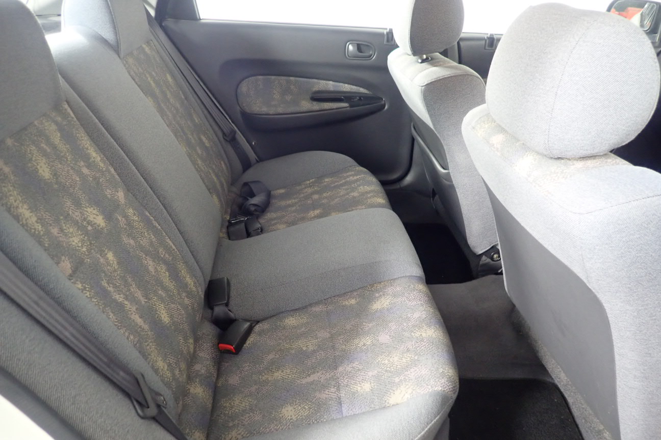 18K White Gold-Filled Link Ring with Simulated Diamonds - Size 7