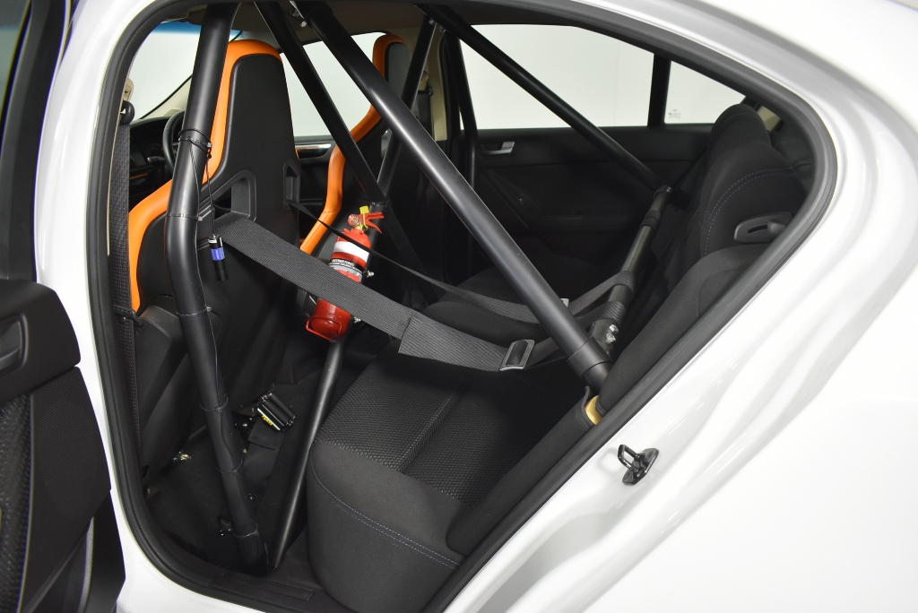 ARM & HAMMER Pure Baking Soda, 6.12kg. N.B. Damaged Packaging.