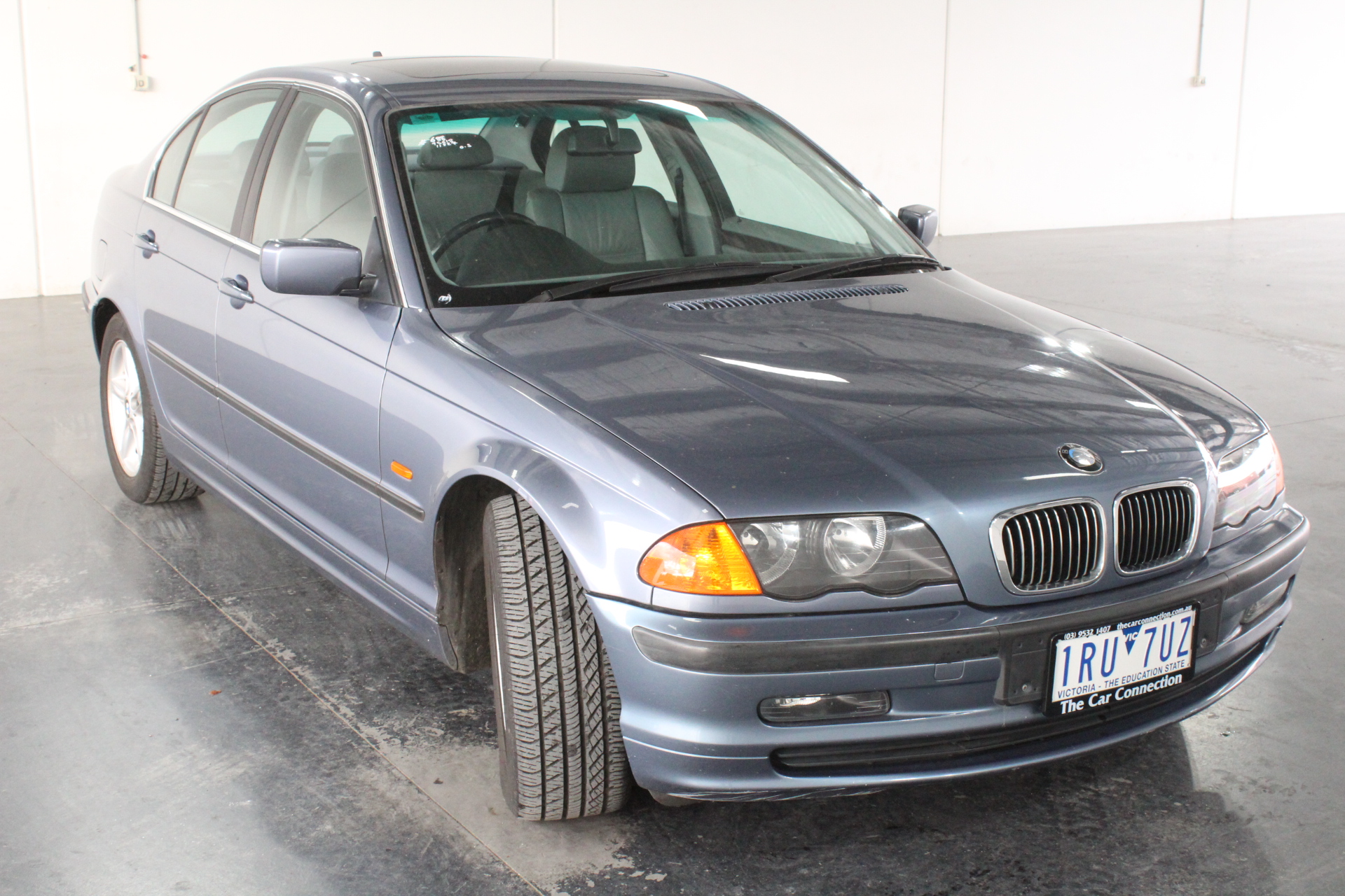 4 x Assorted Headphones. 2 x SENNHEISER HD450BT Wireless Headphones. 1 x ST