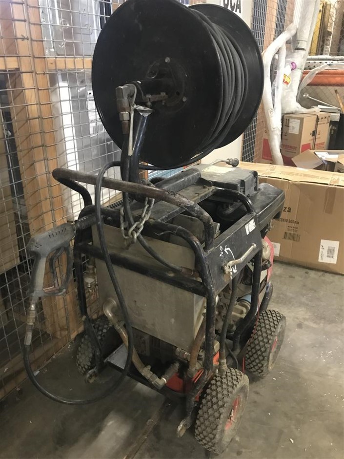 Pierre Armand Vin De France Pinot Noir 2024 (6x 750mL), France.