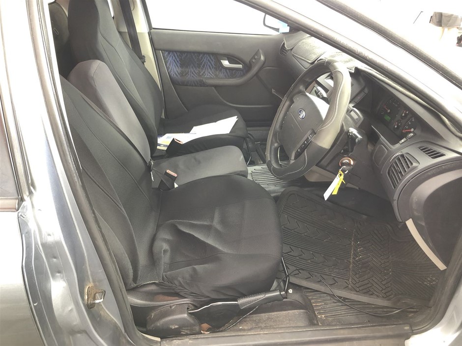 Wolf Blass Yellow Label Sauvignon Blanc  (6x 750mL).Current Vintage Release