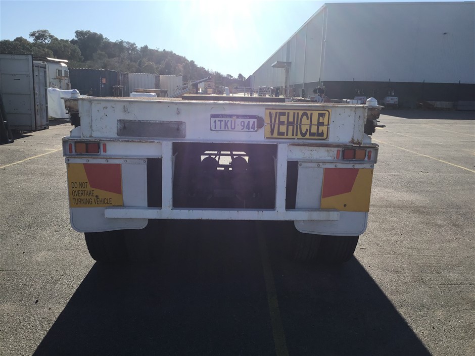 0.20 TCW yellow round various diamonds