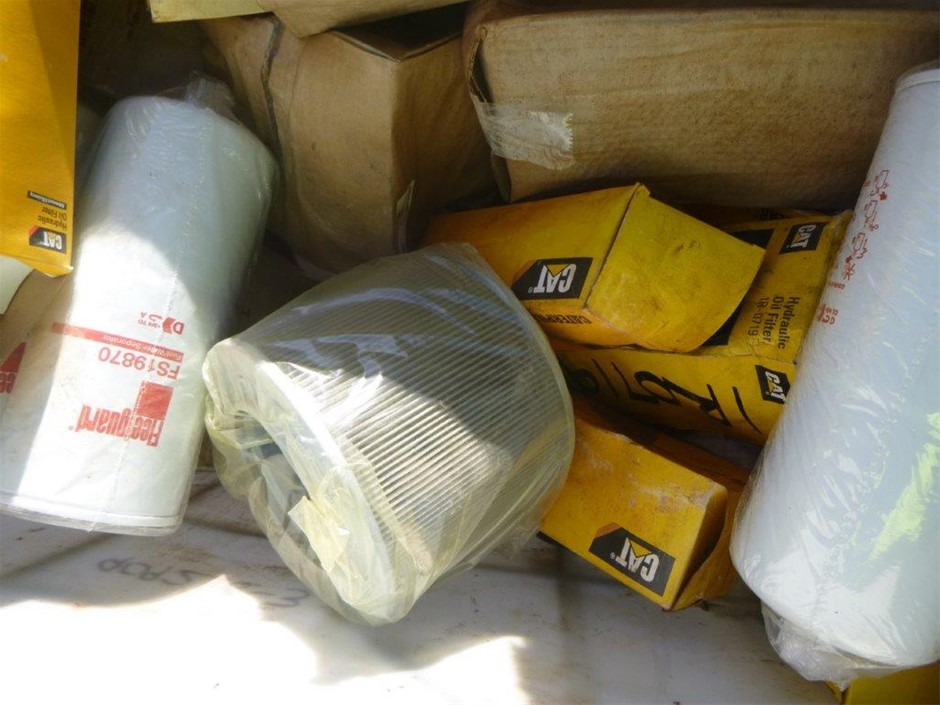 Yellow Gold Natural Amethyst / Natural White Topaz Ring  with Valuation