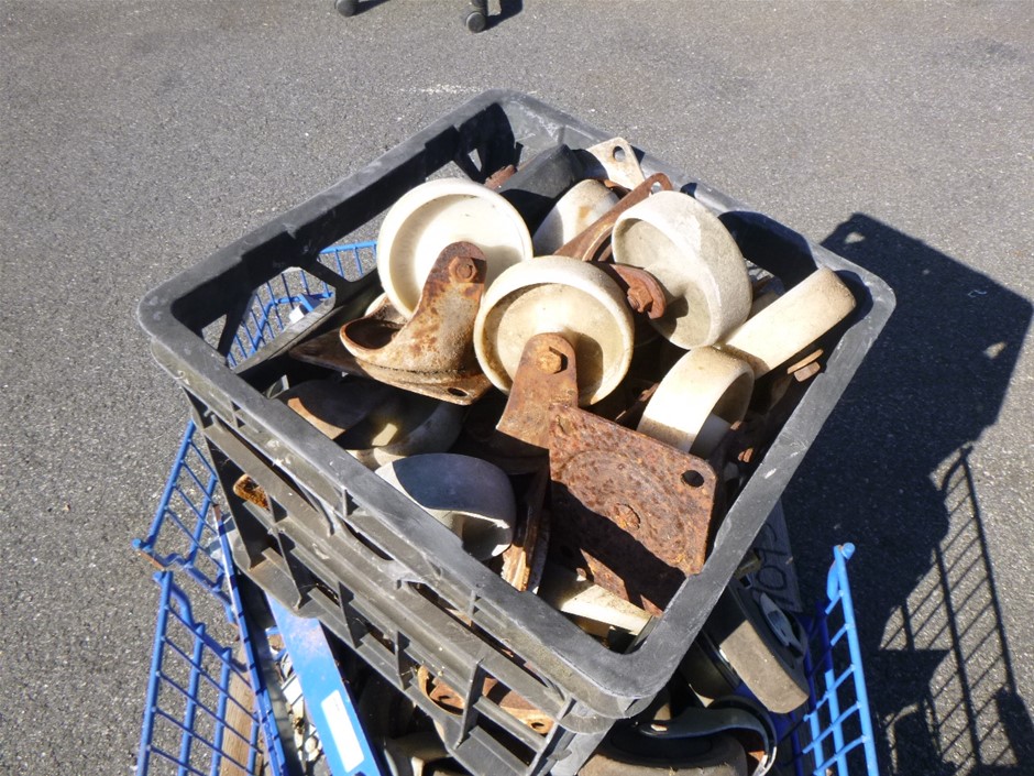 End of Lease Sale: Large quantity of electrical goods including: