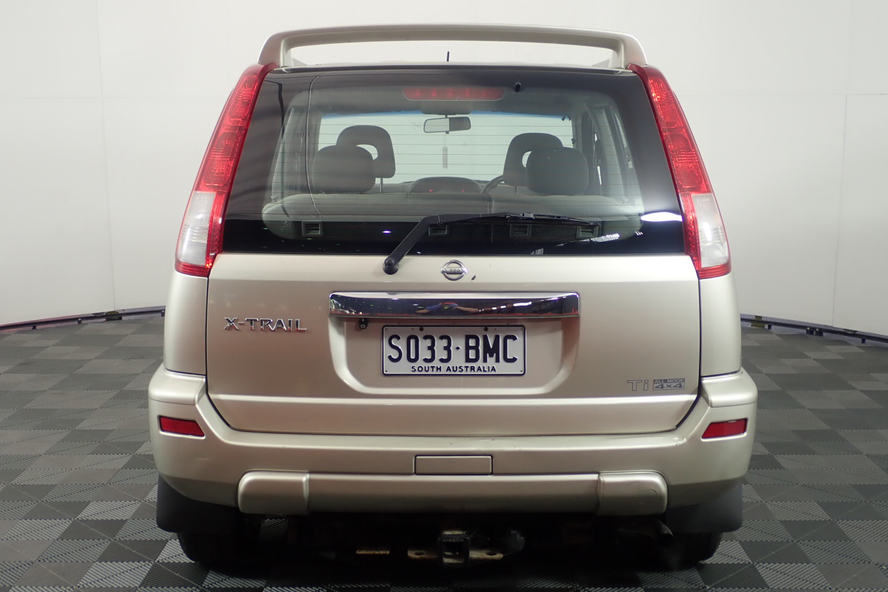 SIGNATURE Women's Shearling Boots, Size US 9, Chestnut.  Buyers Note - Disc