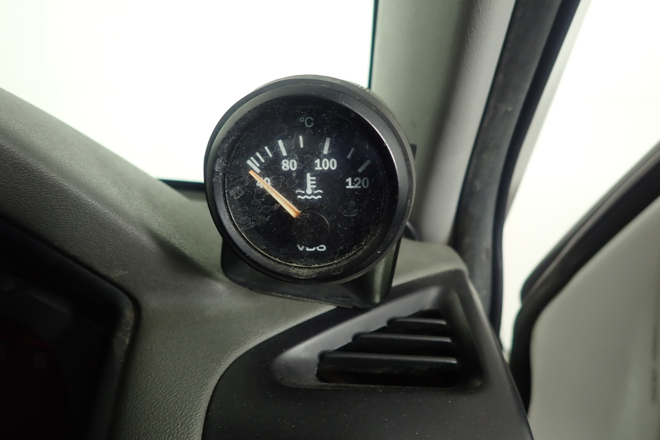 SABA Women's Shorts, Size 12, 55%Linen/45%Cotton, White, AG214012.  Buyers