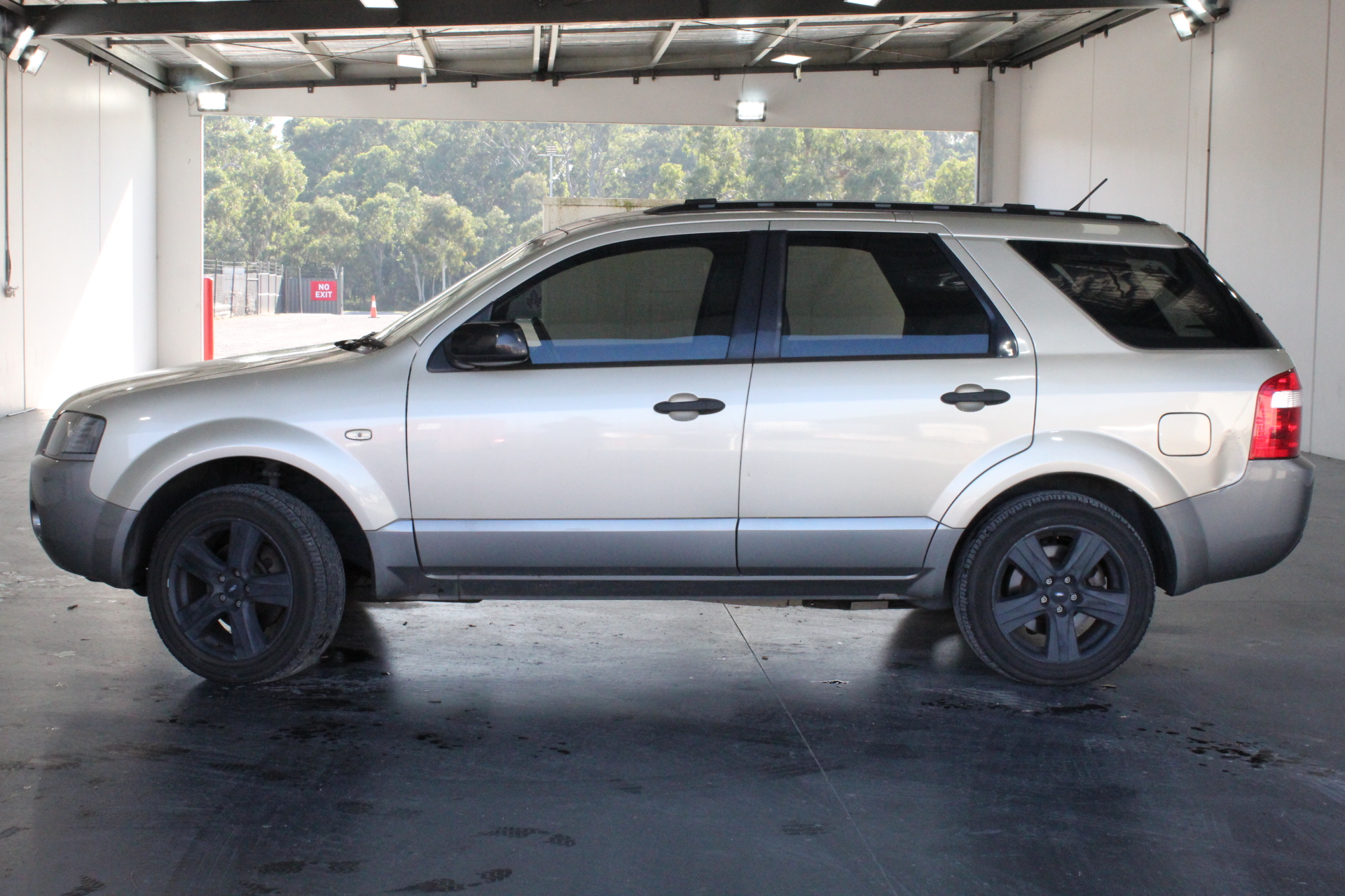 Wolf Blass Yellow Label Shiraz (6x 750mL). SA