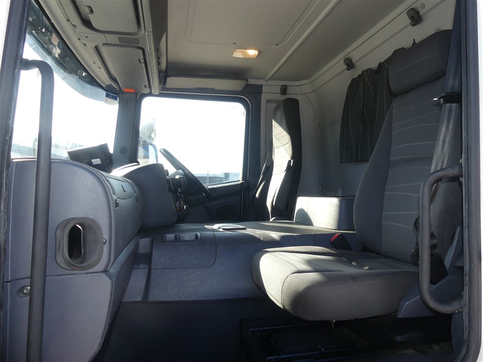 Lindeman's Gentleman's Collection Cabernet Sauvignon (6x 750mL).