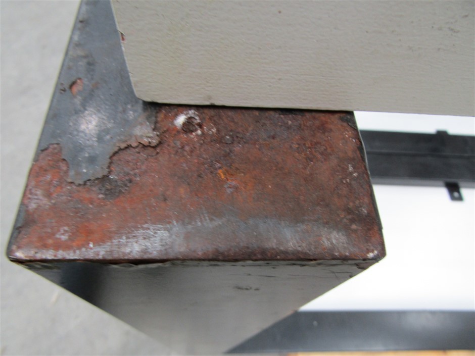 Unused 2025 Landhonor 10' Cattle Squeeze Chute LHR-CSC10