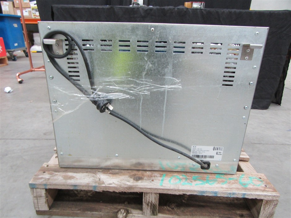 2010 BATHURST WINNER ANTIQUE GOLD MEDALLION BOX LOWNDES HOLDEN VE COMMODORE