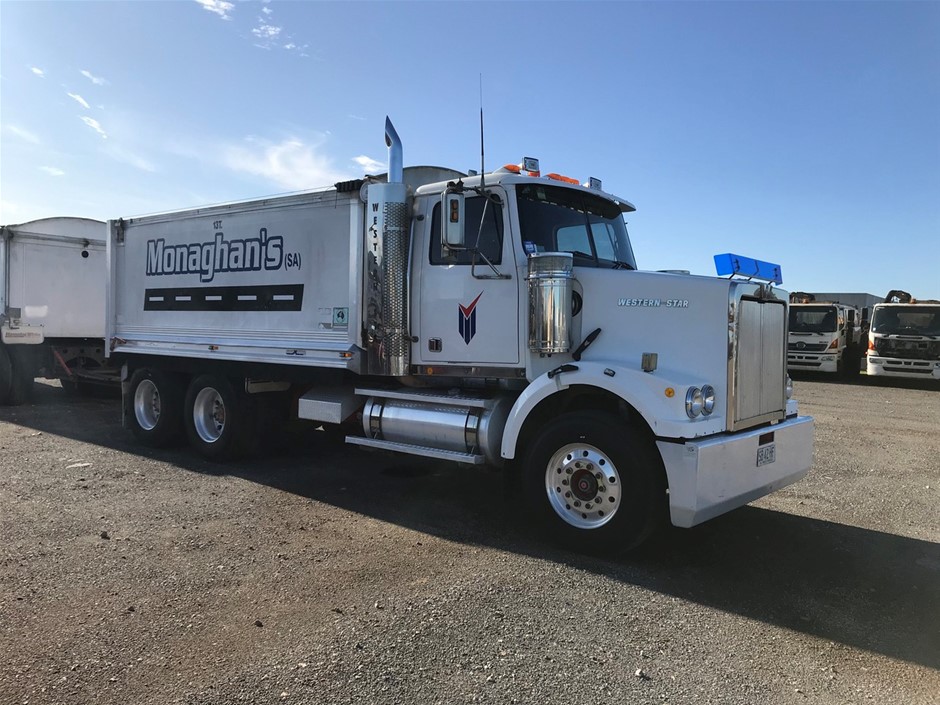 Sacred Hill Shiraz Cabernet (12x 750mL). NSW.