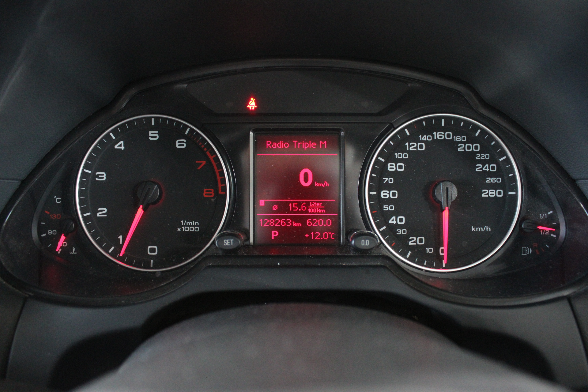 The Hero `Preservative Free` Pinot Noir 2023 (6x 750mL) SA