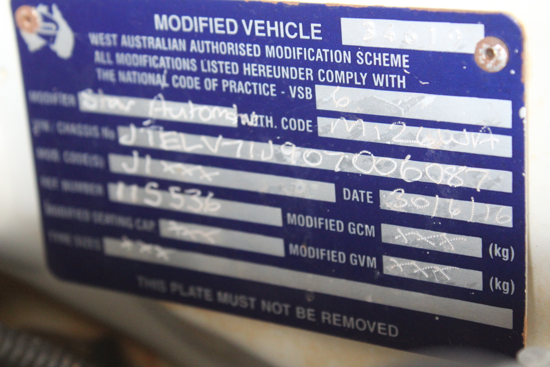 0.20 TCW yellow round various diamonds