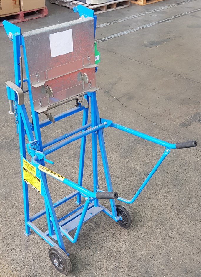 Bradman 5 Dollar Bi Metal Coin on Card of Issue 1996 Issued by RAM