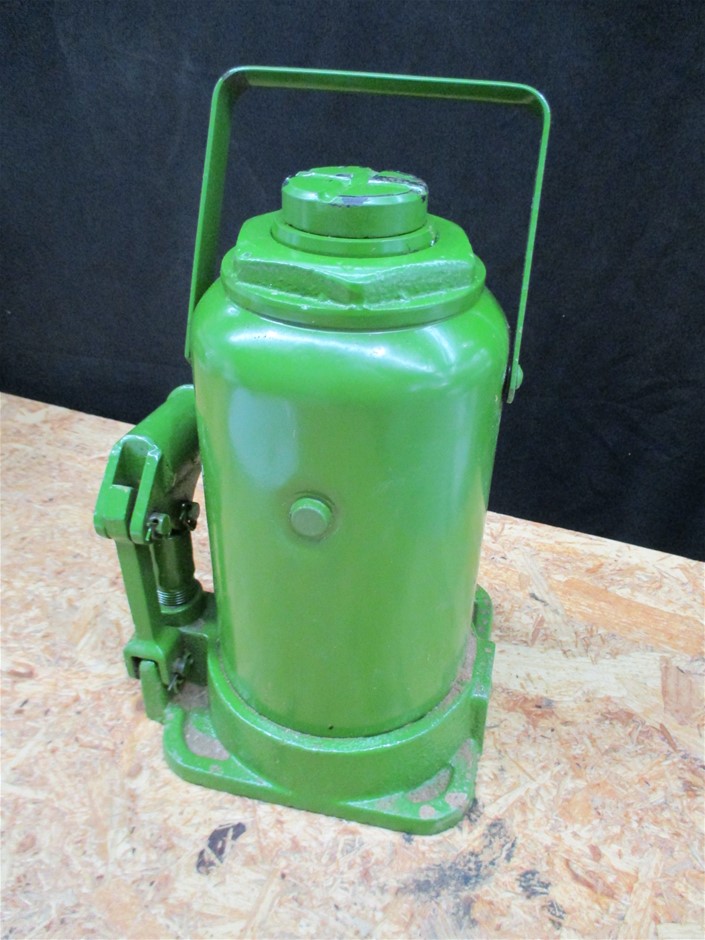 Drop Zone Reserve Malbec 2022 (12x 750mL) SA