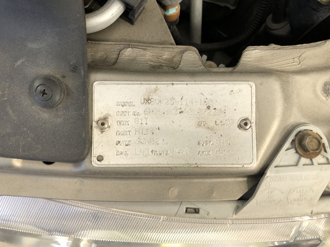 BUNDLE of 2 items: PLAYMATE Air Traveller (Mini 50 x 33 x 33cm, White & Gre