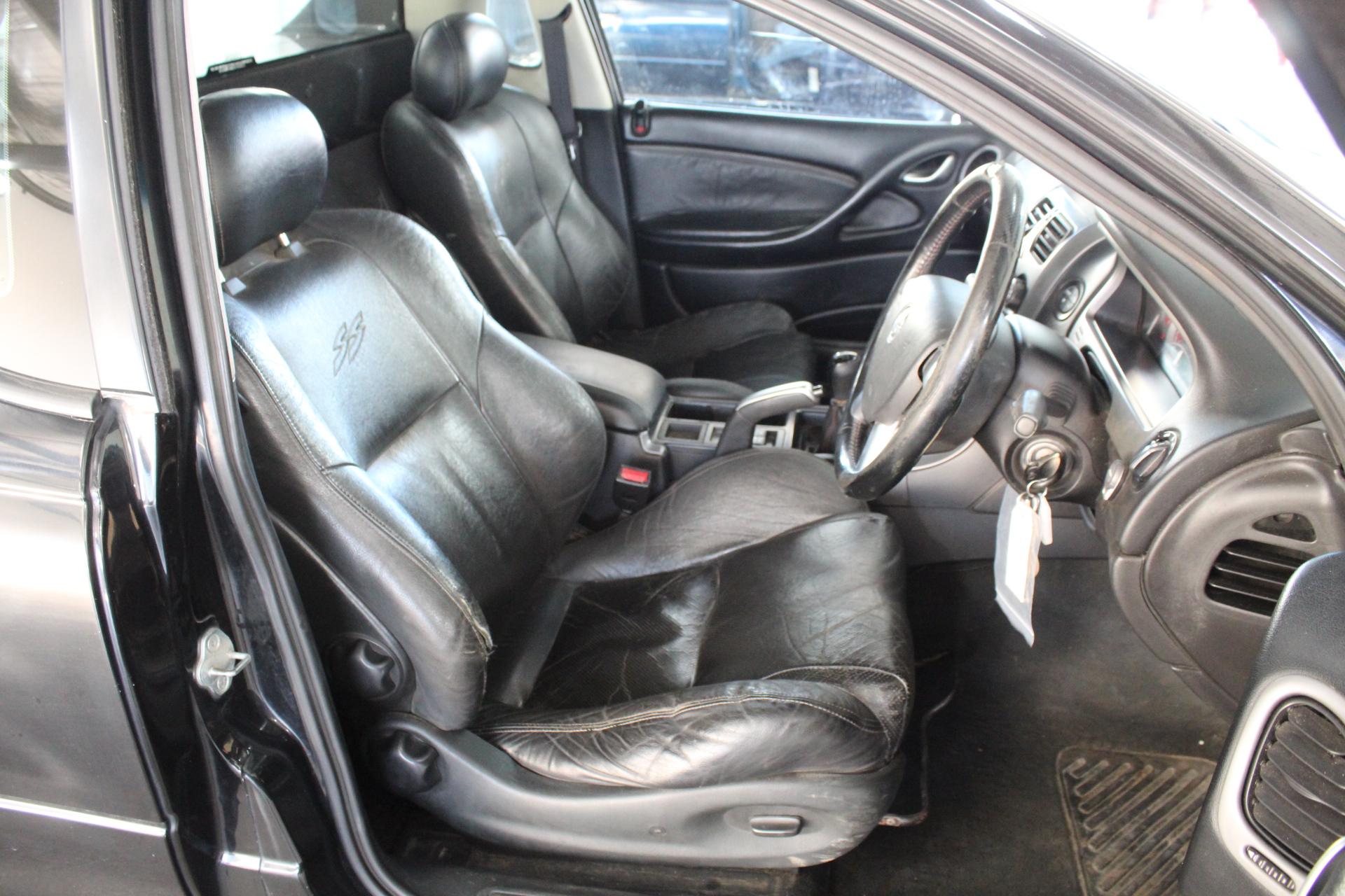 LOGITECH Combo Touch iPad Air 11-inch (M2 & M3), iPad Air (5th gen - 2022)