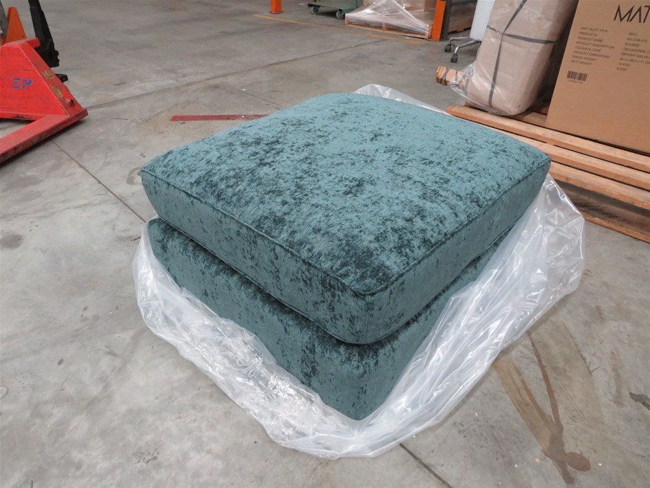 2010 BATHURST WINNER ANTIQUE GOLD MEDALLION BOX LOWNDES HOLDEN VE COMMODORE