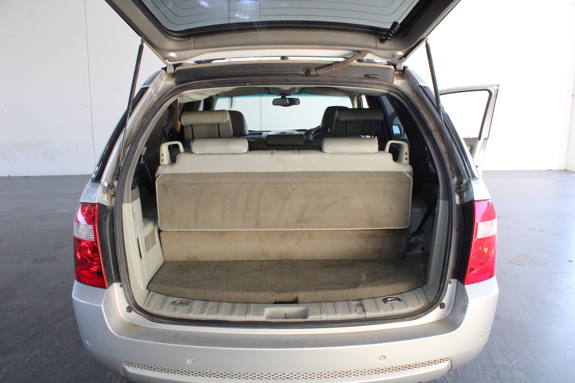 Australia: 2012 Two Dollars QEII Remembrance $2