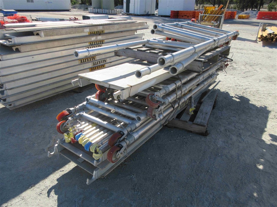 1/10 Oz 999.5 Silver Red Kangaroo & Joey 2025 Australian Bullion Merchants