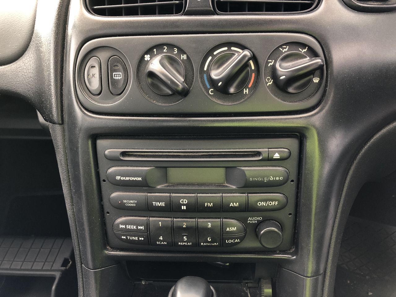 Elephant in the Room Buttery Chardonnay (6x 750mL).