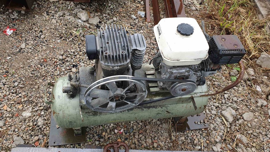 Abstract Spider Pendant in Silver