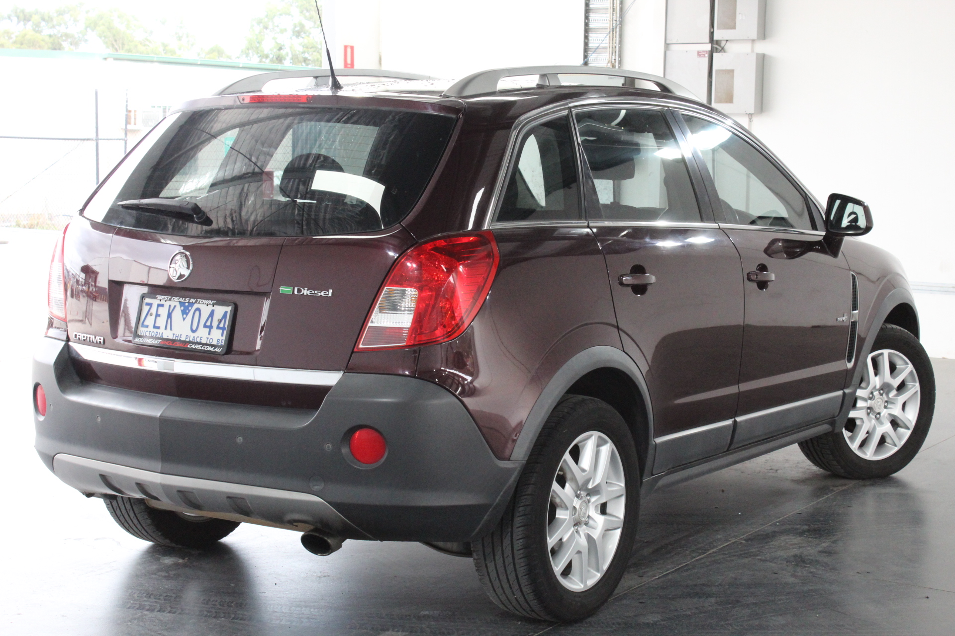 By The Vineyard Mixed Pack Pinot Grigio & Chardonnay (12x 750mL). SEA.