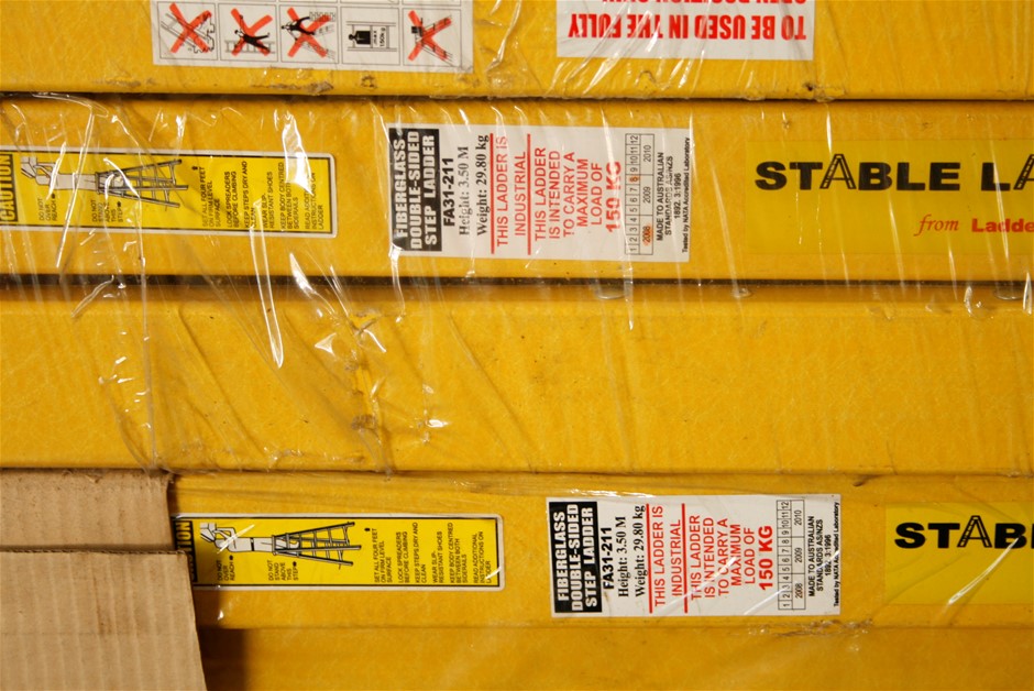 The Hero `Preservative Free` Pinot Noir 2023 (6x 750mL) SA