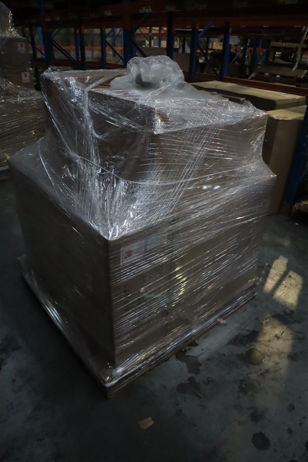 Wolf Blass Red Label Cabernet Sauvignon (6x 750mL).