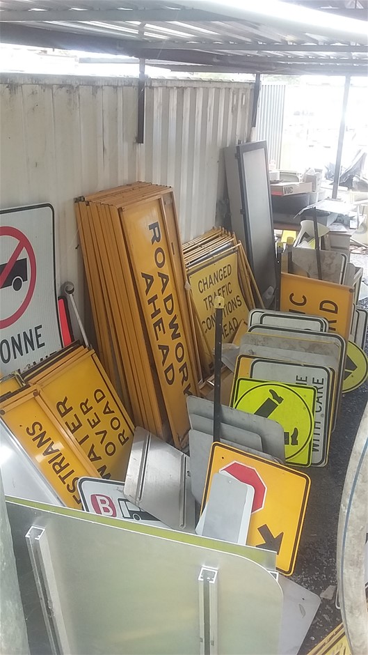 35 Drawer Stainless Steel Tool Storage Chest(Unused)