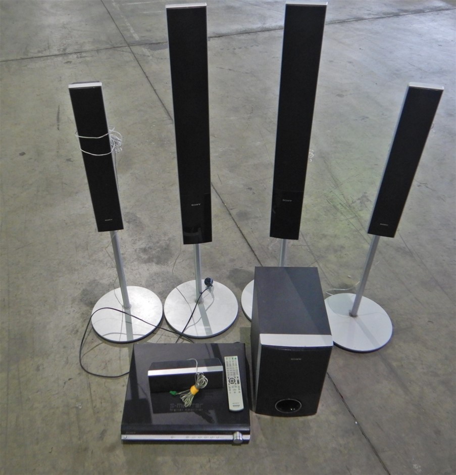 0.5ct 925 Silver Simulated Diamonds Round Pendant Necklace