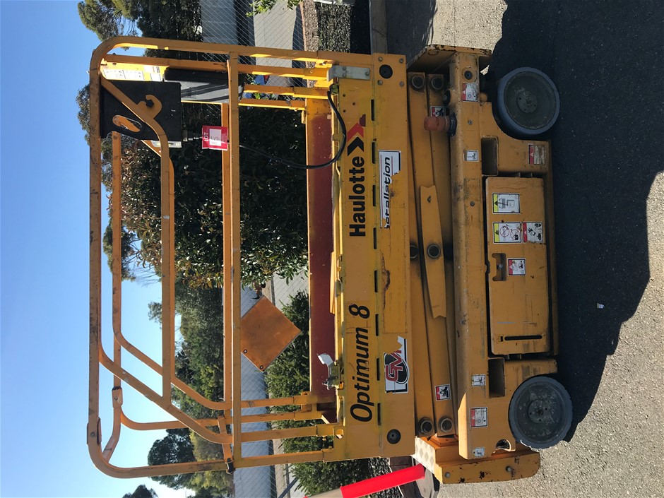 925 Sterling Silver Simulated Diamonds Hollow Heart Pendant Necklace