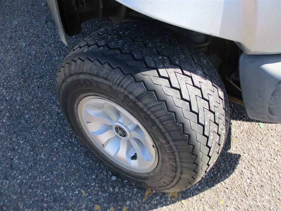 "HOLDEN MONARO" Muscle Car Series 1 0z HSE 999 Fine Silver Coin/token