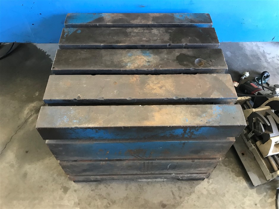 2022 Queen Elizabeth Platinum Jubilee Gold plated Medallion