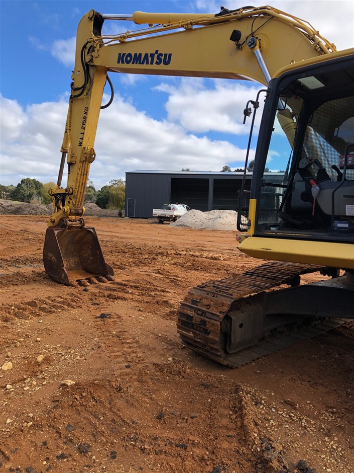 Router with Dual Band WiFi Integrated CAT 18 Cellular Modem