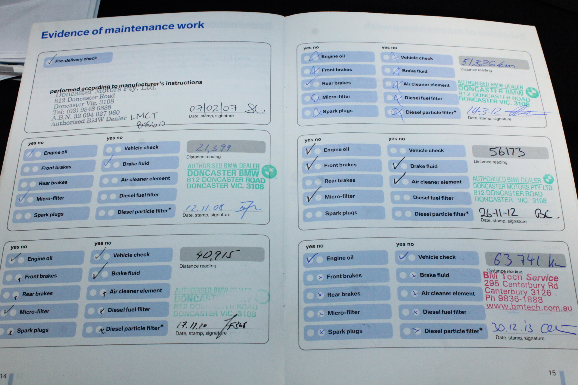 STARTECH 1U Server Rack Shelf - Universal Rack Mount Cantilever Shelf for 1