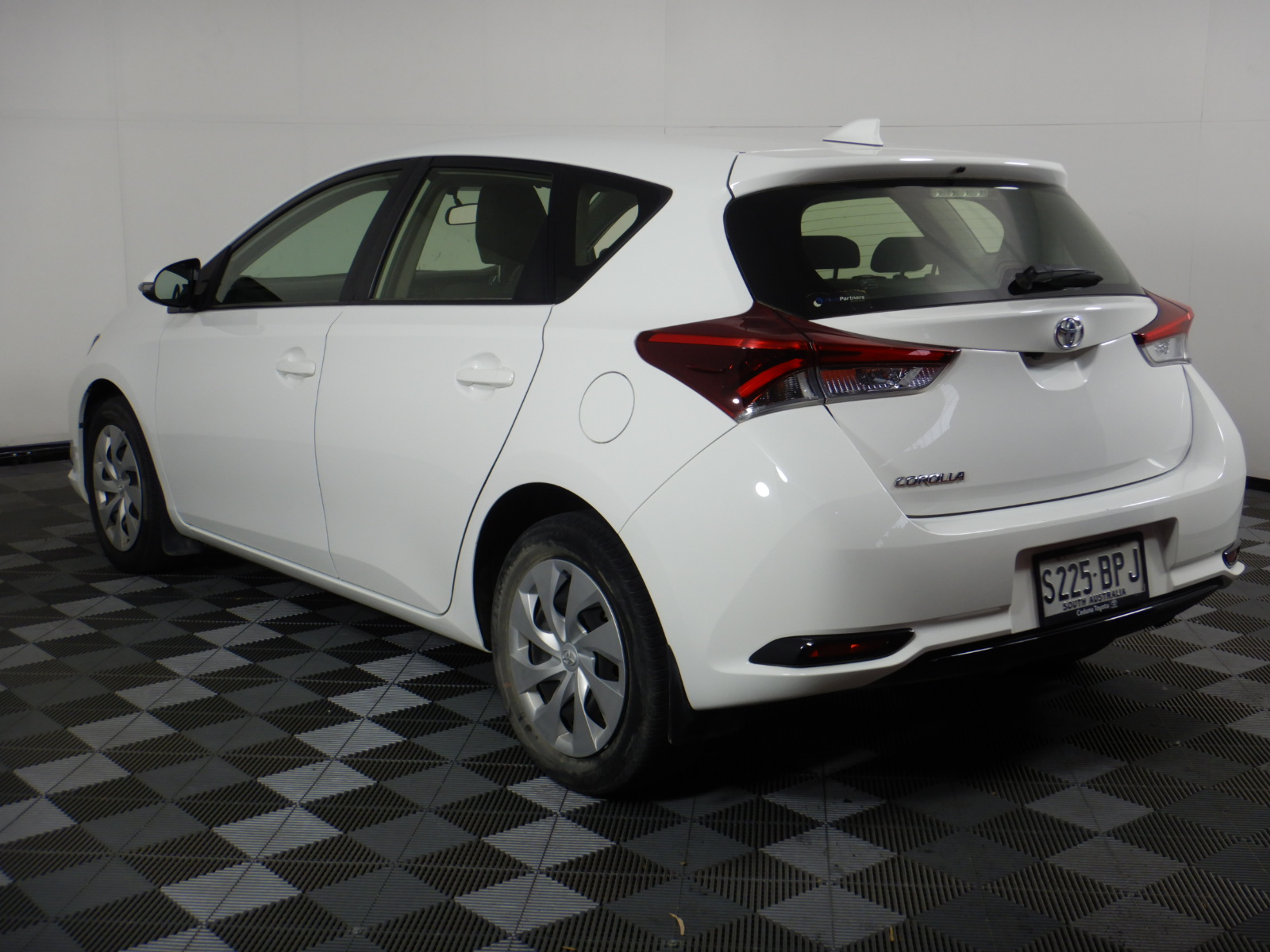 CHICAGO METALLIC Professional Non-Stick Roast Pan with Non-Stick Rack, 13-I