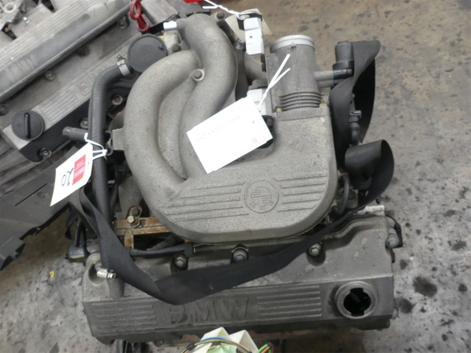 Roborock Qrevo Edge Robot Vacuum and Mop, 18,500Pa Suction, Zero-Tangling,