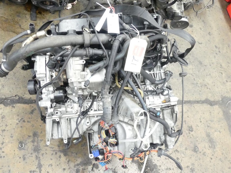 DYSON V8 Cordless Vacuum Cleaner, Model No.: 394437-01. NB: Has Been Used &