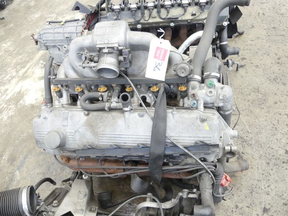 2 x Assorted FUNKO POP! MARVEL Avengers Vinyl Figure, Comprising: 1 x Capta